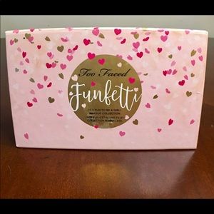 Too Faced FUNFETTI Highlighting Palette